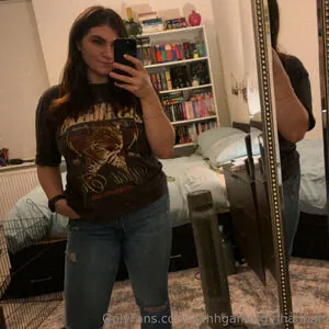 34HHGamerGirlHannah content