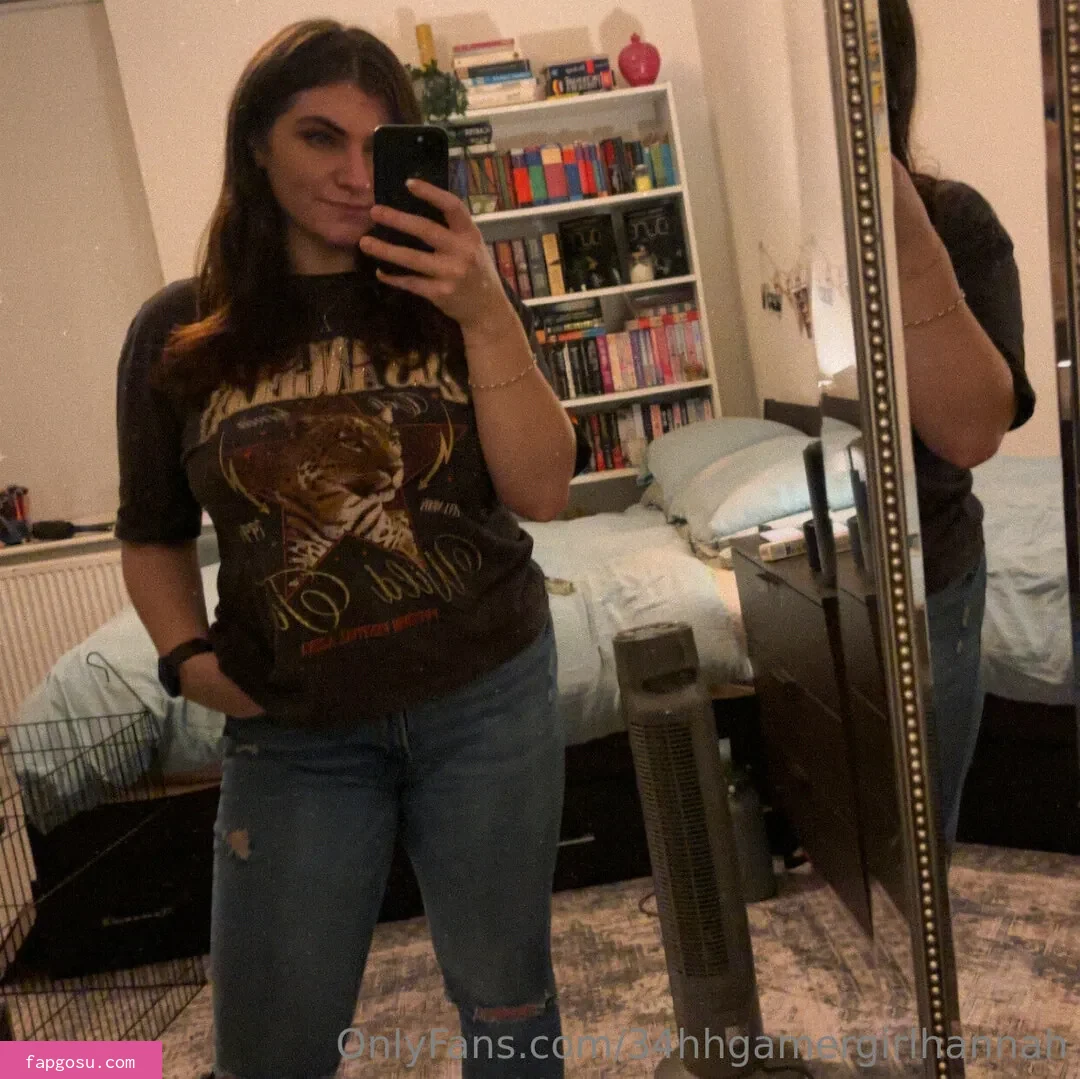 34HHGamerGirlHannah