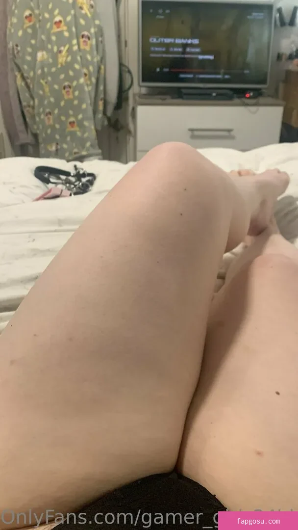 34HHGamerGirlHannah