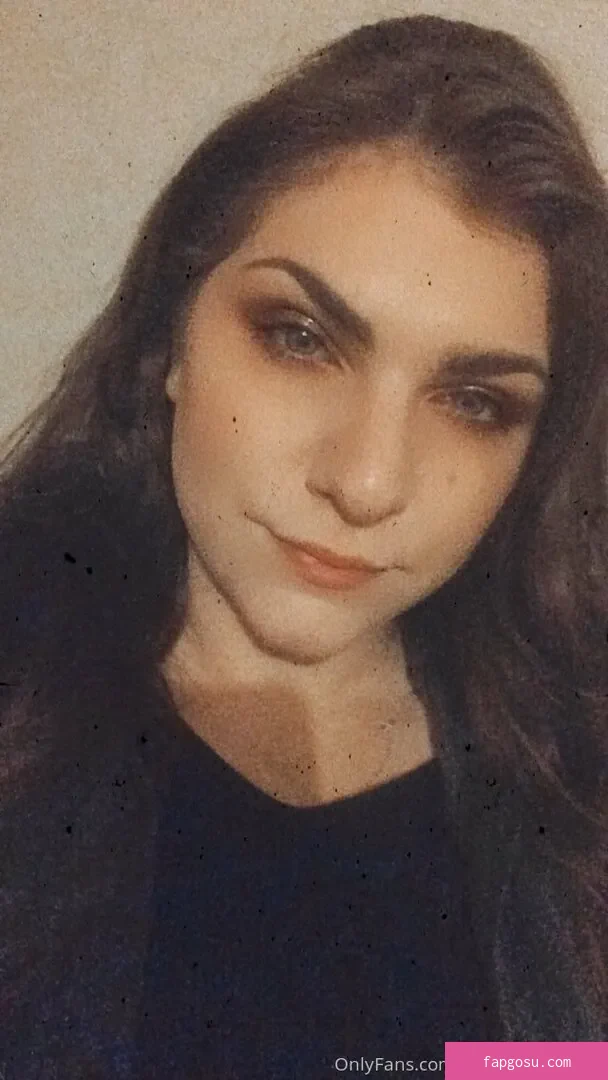 34HHGamerGirlHannah