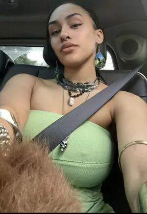 Aaliyeezy