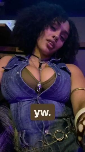 Aaliyeezy