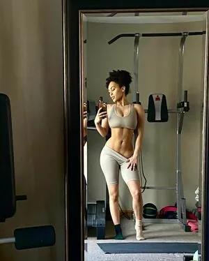 Aaliyeezy