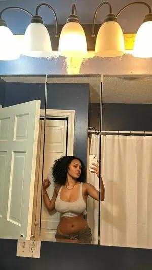 Aaliyeezy