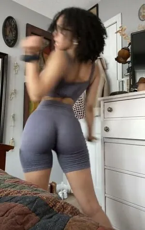 Aaliyeezy