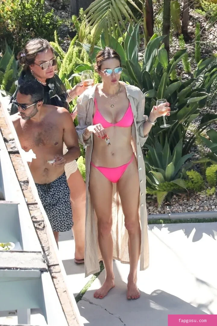 Alessandra Ambrosio - Photo #2151