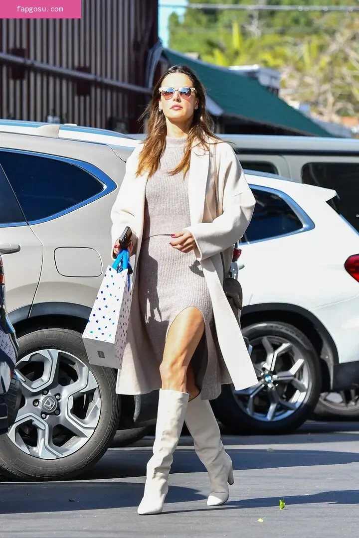 Alessandra Ambrosio - Photo #815