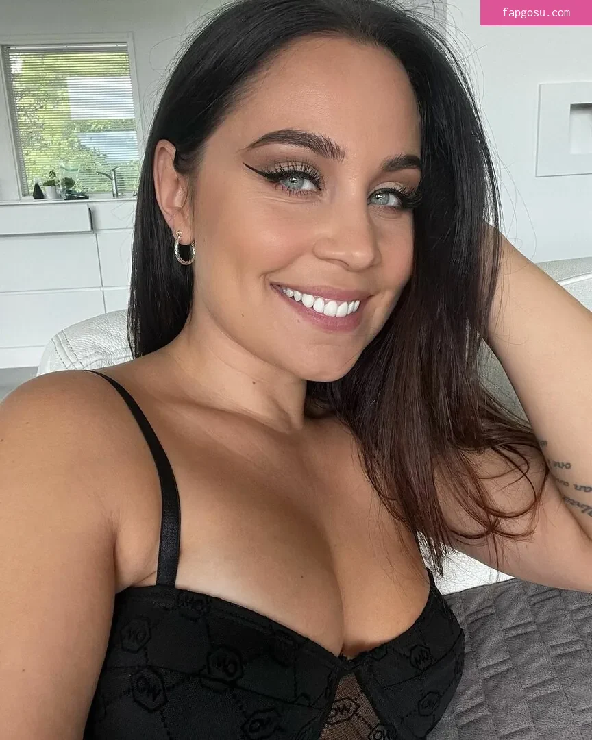 Anna Abreu