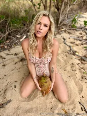 Agnes Bruckner content
