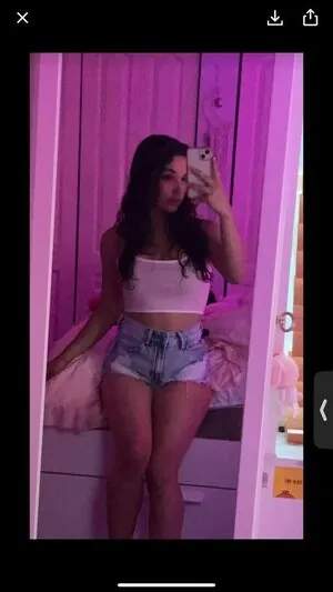 Alee Babe content