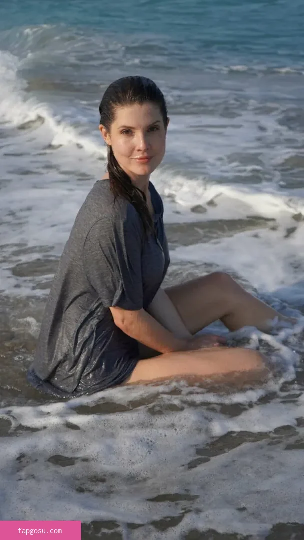 Amanda Cerny