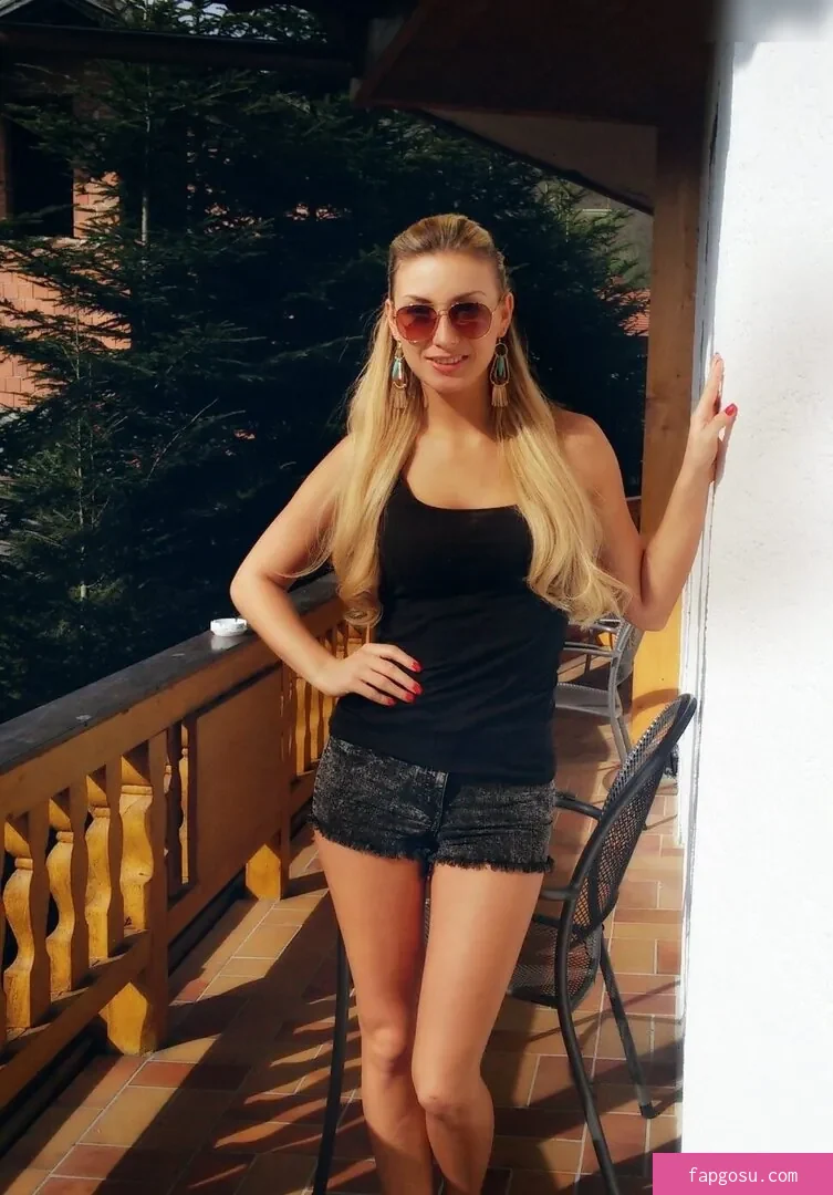 Anna-Carina Woitschack
