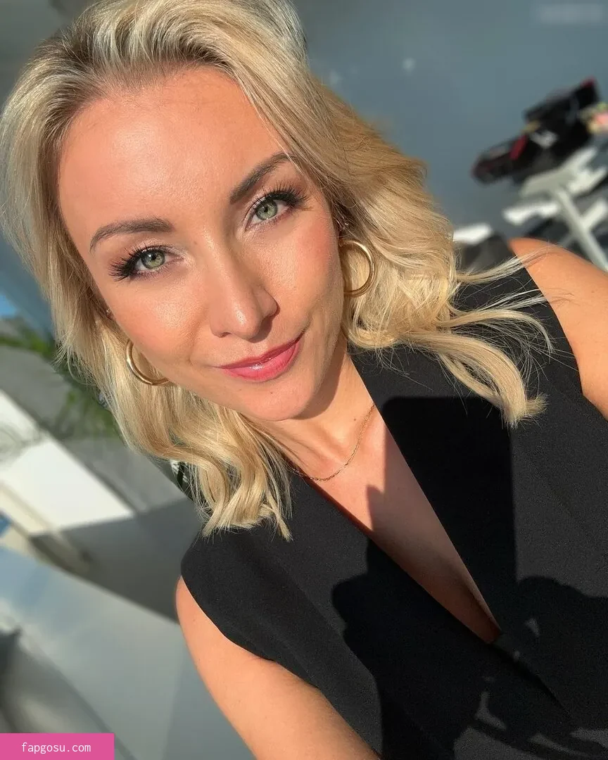 Anna-Carina Woitschack