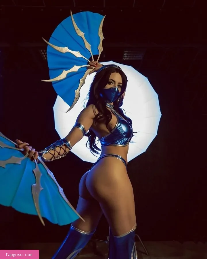 Athena Cosplay