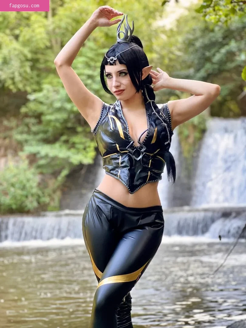 Athena Cosplay