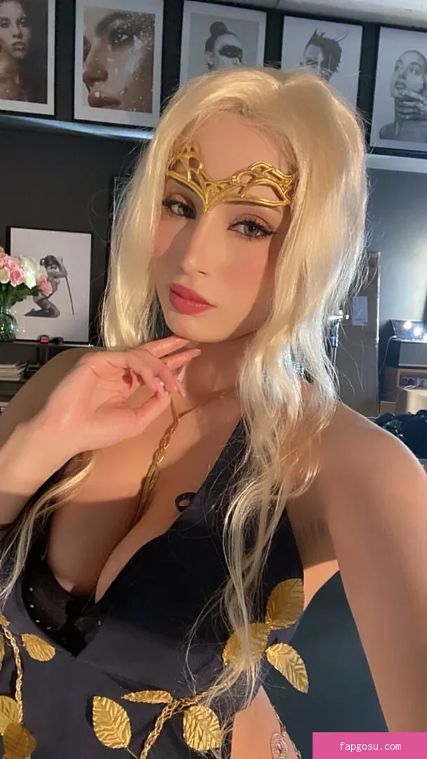 Athena Cosplay