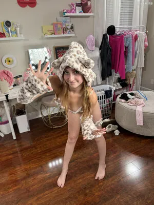 Ava.Cherrry
