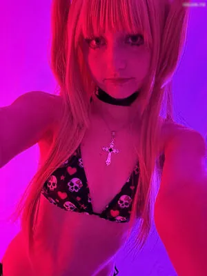 Ava.Cherrry