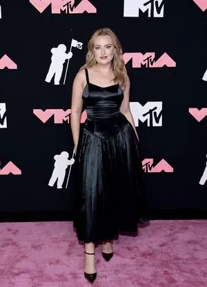 Amelia Dimoldenberg