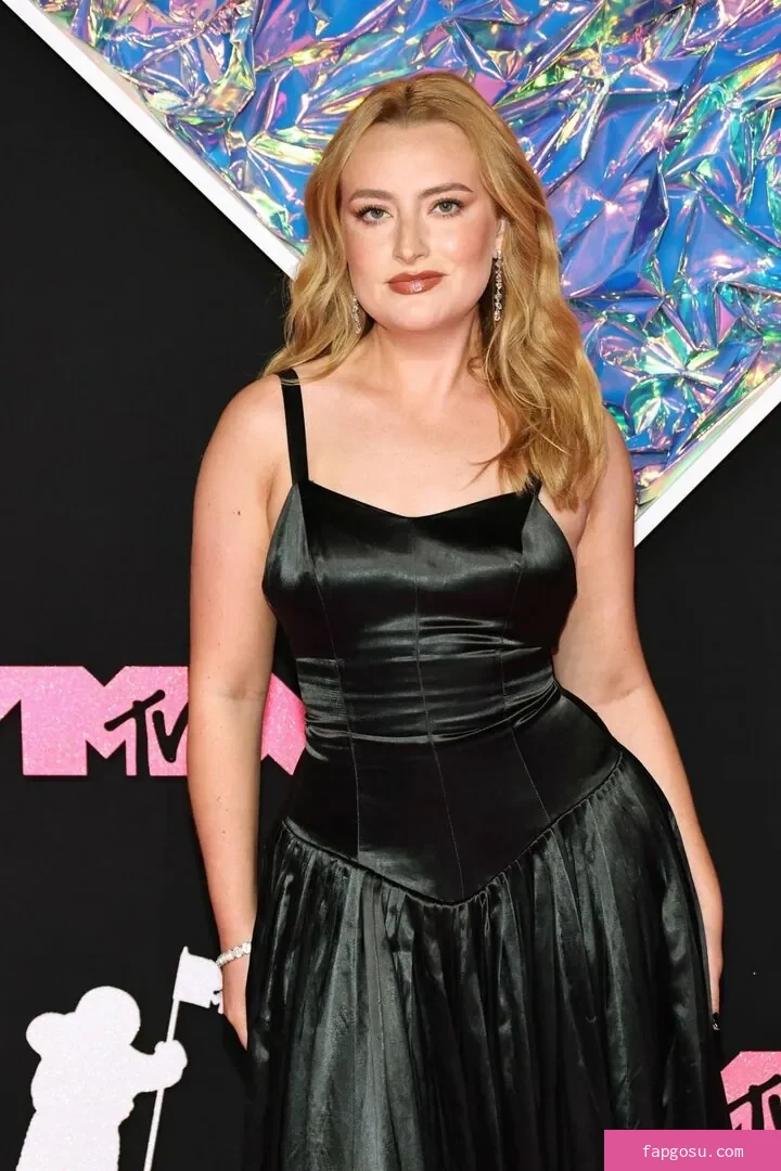 Amelia Dimoldenberg