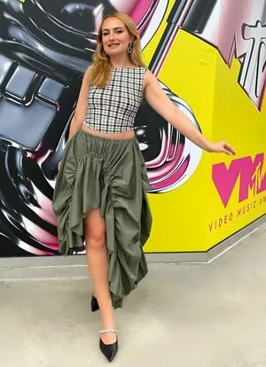 Amelia Dimoldenberg
