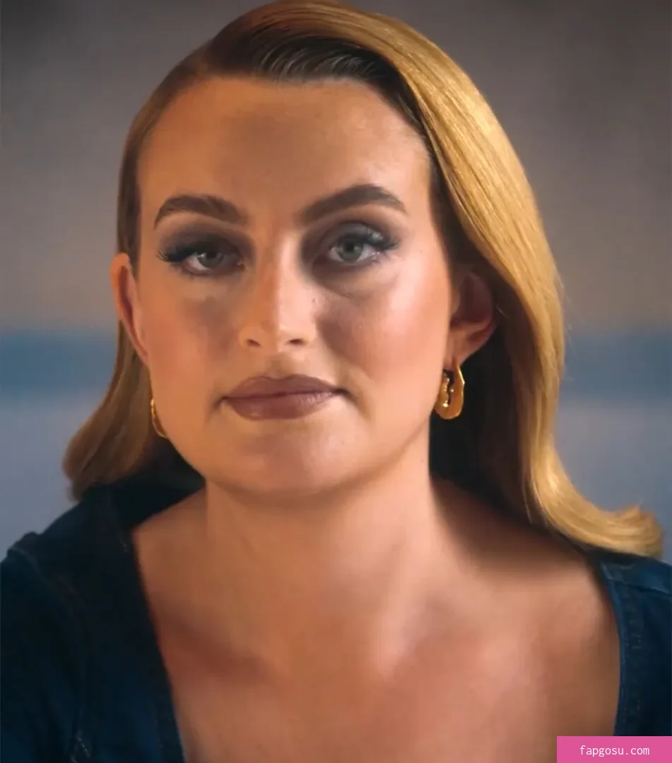 Amelia Dimoldenberg
