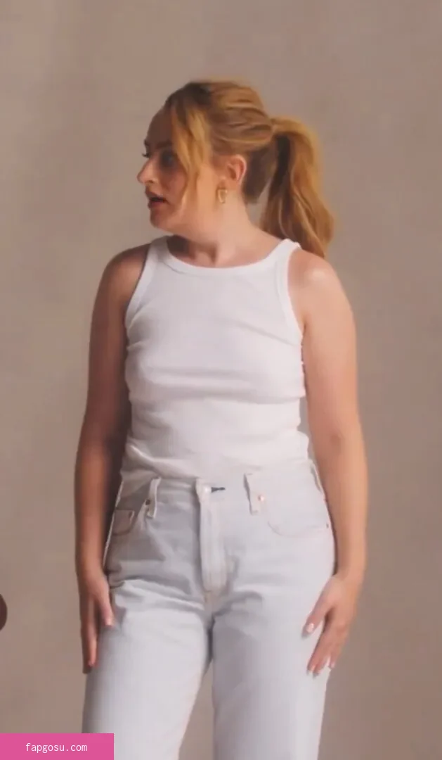 Amelia Dimoldenberg