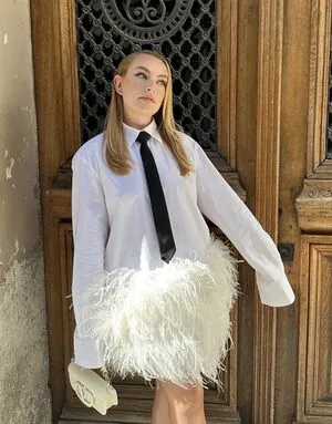Amelia Dimoldenberg