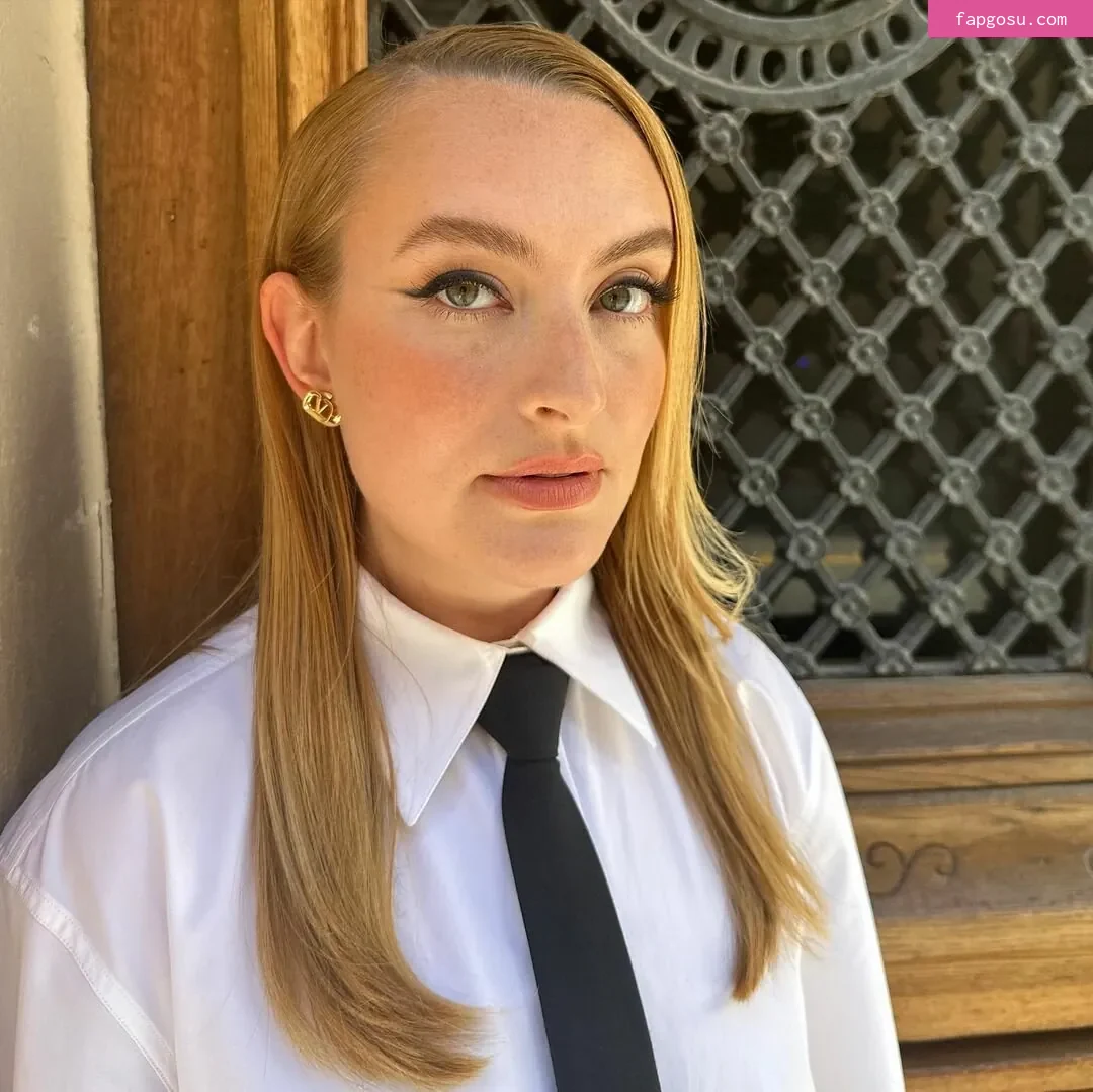 Amelia Dimoldenberg