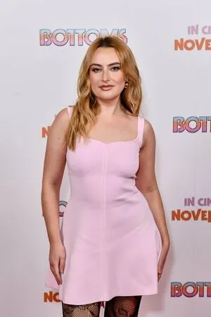 Amelia Dimoldenberg