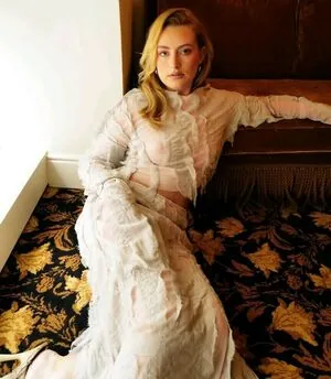 Amelia Dimoldenberg