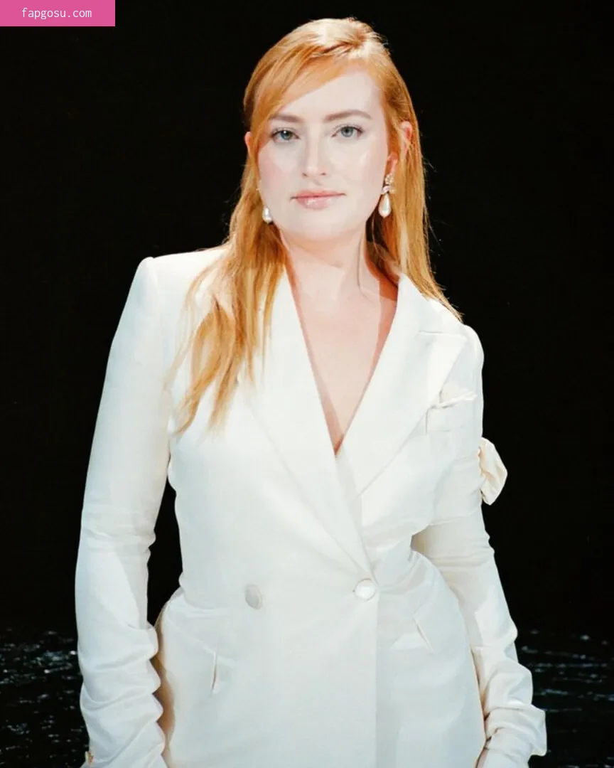 Amelia Dimoldenberg
