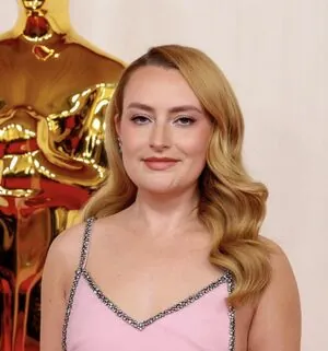 Amelia Dimoldenberg