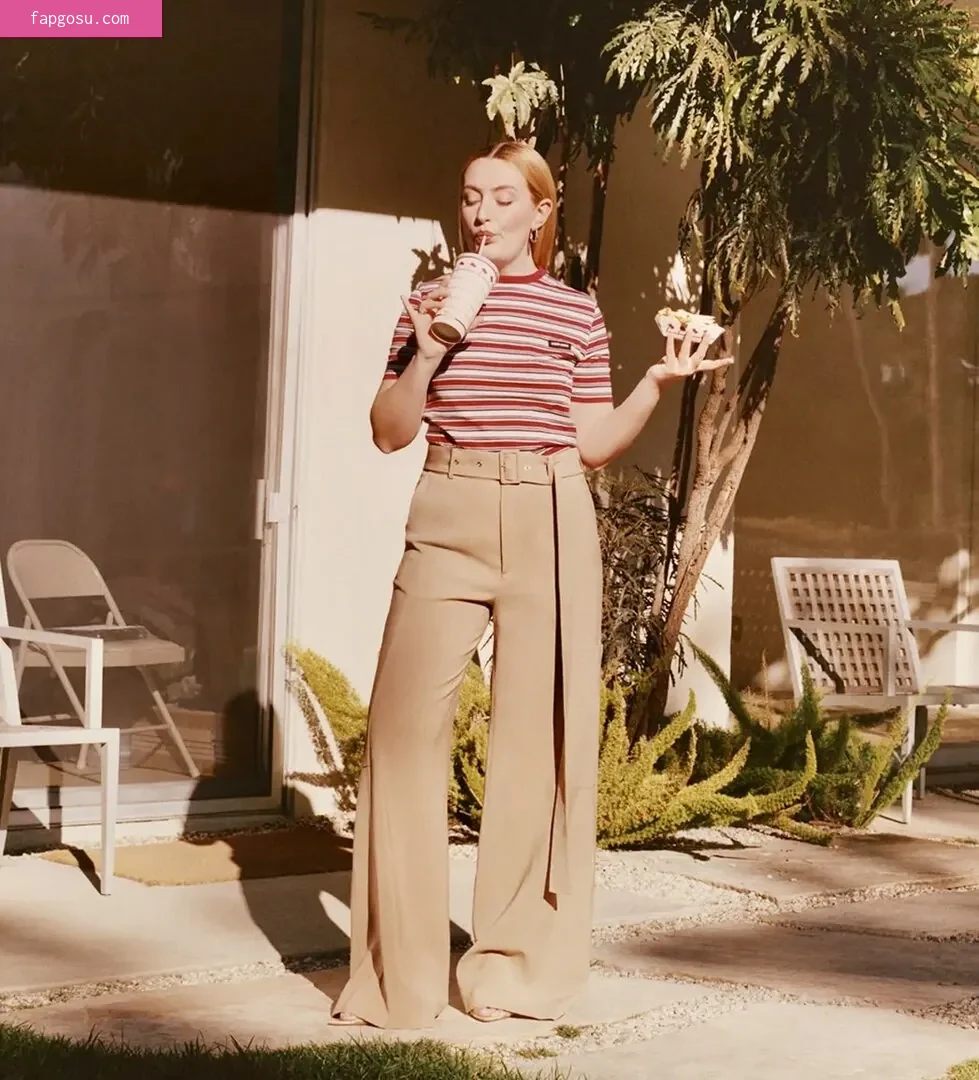 Amelia Dimoldenberg