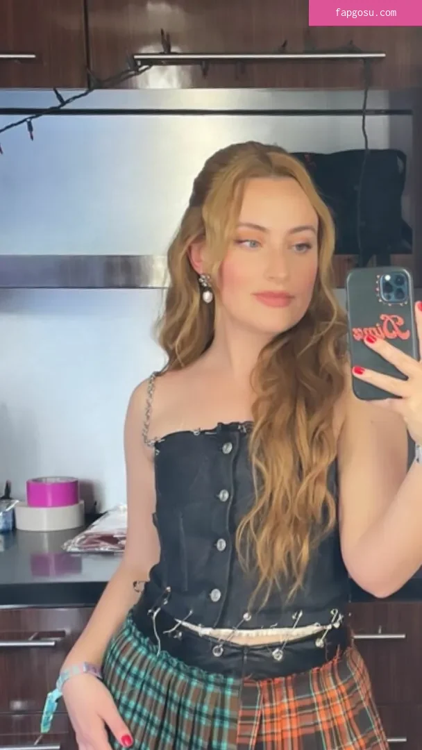 Amelia Dimoldenberg - Photo #29