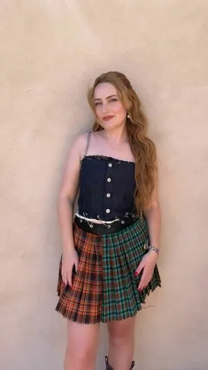 Amelia Dimoldenberg
