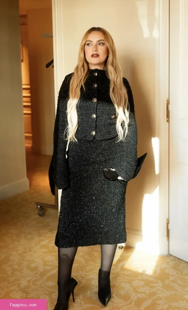 Amelia Dimoldenberg - Photo #327
