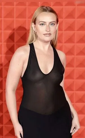 Amelia Dimoldenberg