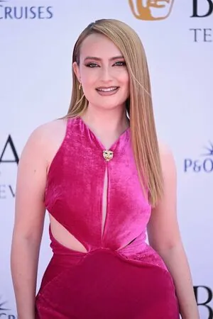 Amelia Dimoldenberg