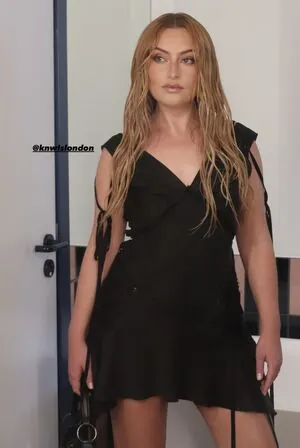 Amelia Dimoldenberg