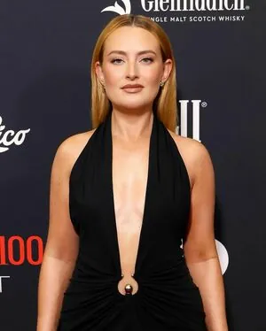 Amelia Dimoldenberg