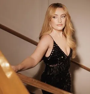 Amelia Dimoldenberg