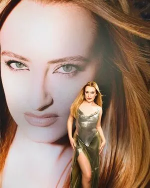 Amelia Dimoldenberg