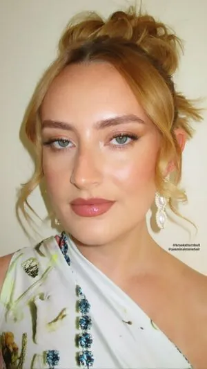 Amelia Dimoldenberg