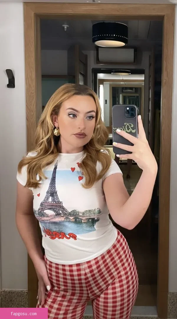 Amelia Dimoldenberg - Photo #86