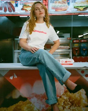 Amelia Dimoldenberg