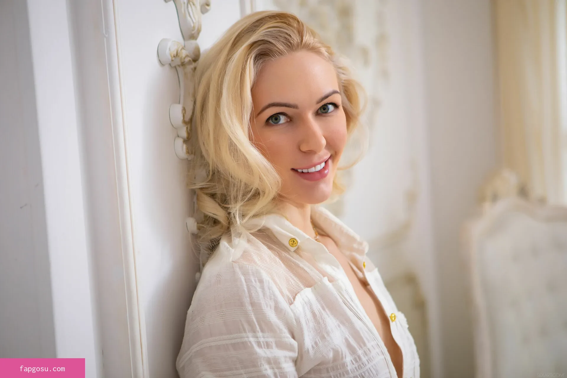 Anna Delos