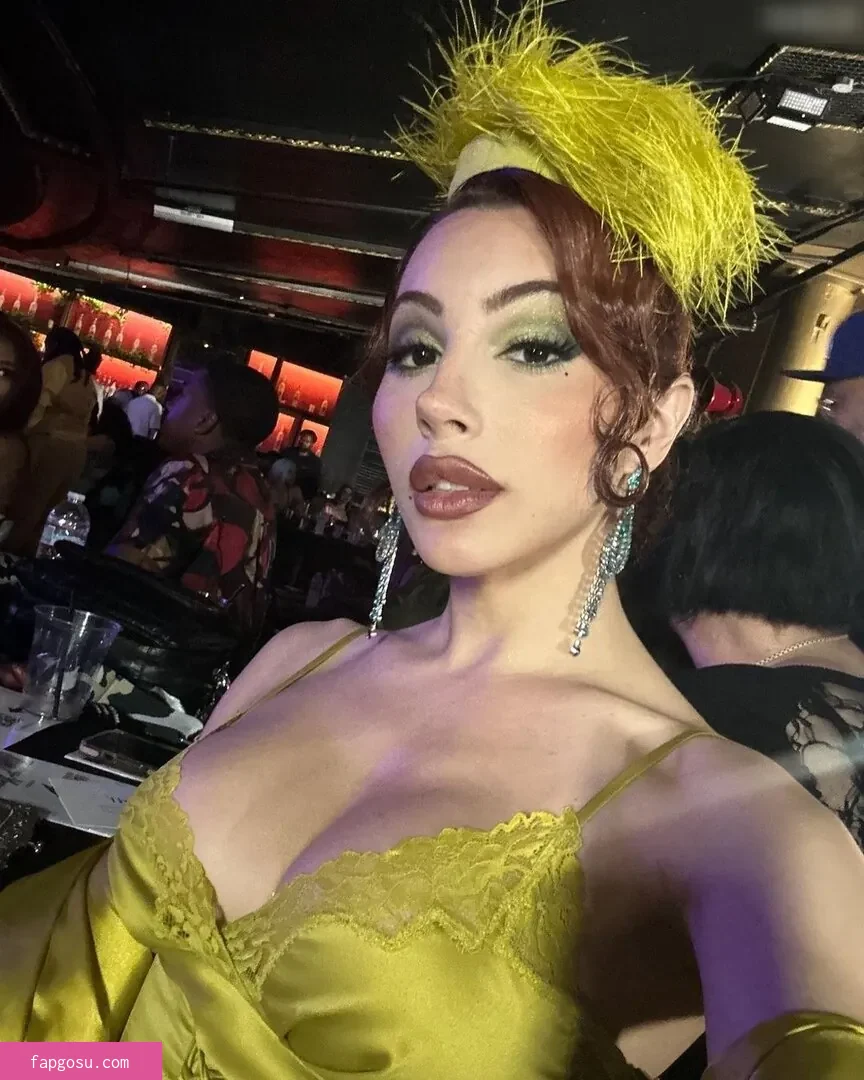 Ariel Demure