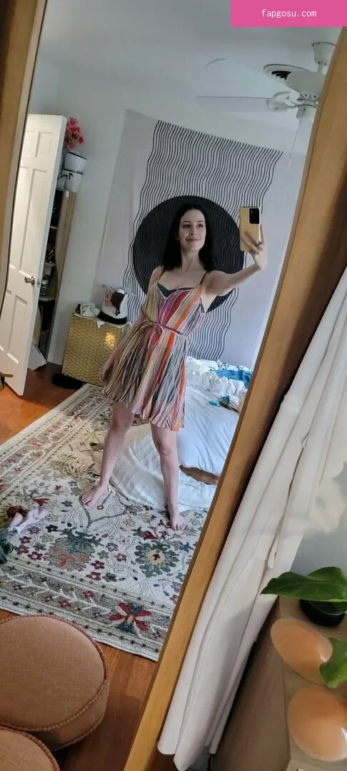 Aella_Girl