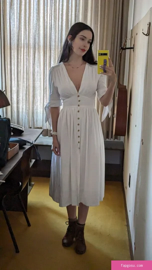 Aella_Girl